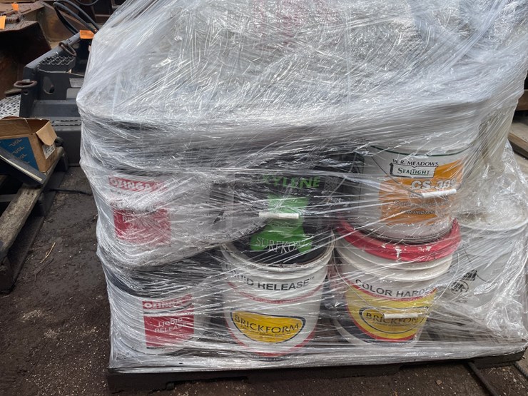 #6029-•-pallet-of-various-concrete-fluids-and-supplies-image-13