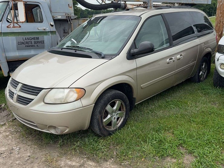2007-dodge-caravan-image-1