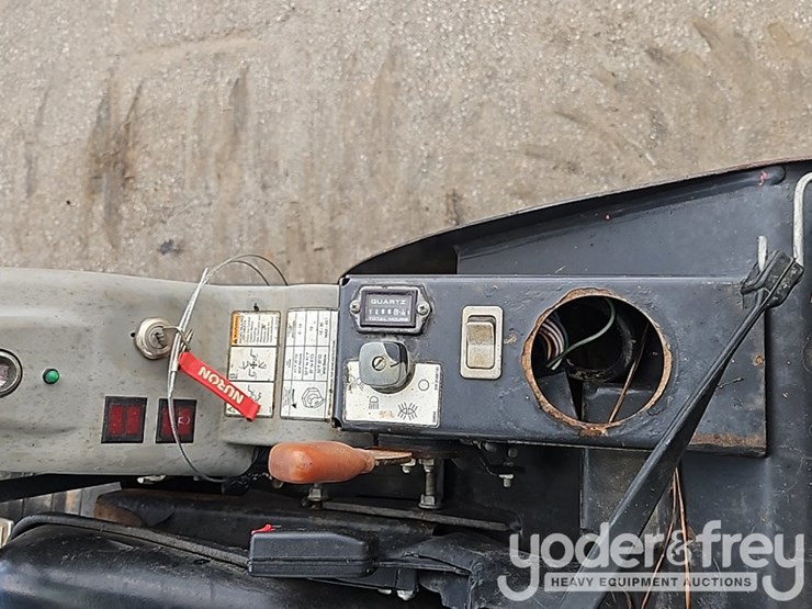 2013-bobcat-324m-image-32