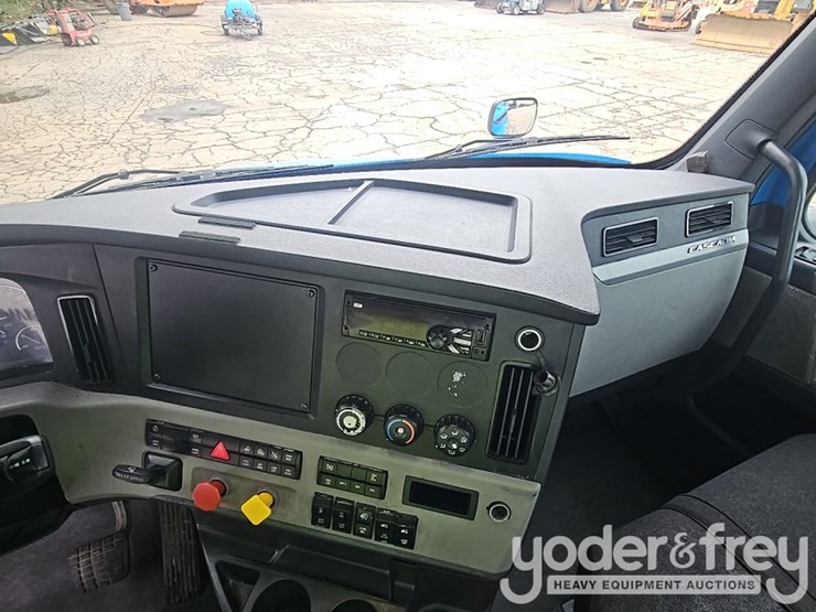 2019-freightliner-cascadia-116-image-28