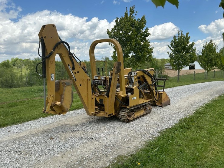 #121-•-2014-magnatrac-mh-7000-crawler-loader-image-5