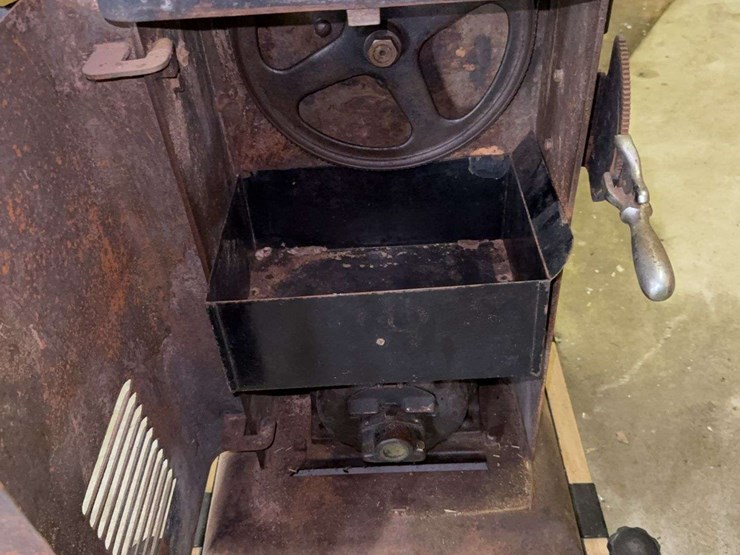 biro-aai-metal-cutting-band-saw-image-14