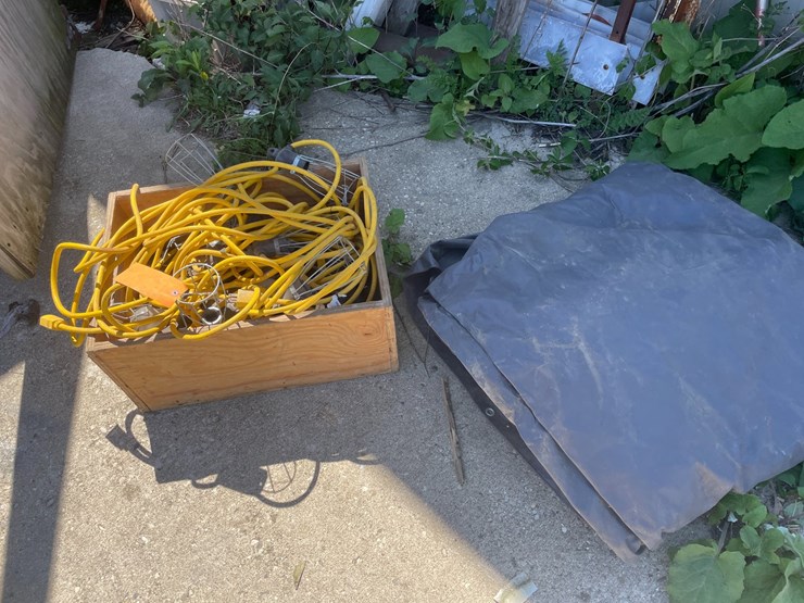 #6086-•-extension-cord-trouble-lights-and-tarp-image-1