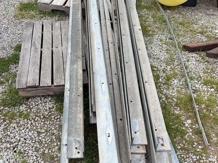pallet-of-angle-iron-and-flat-steel-image-2