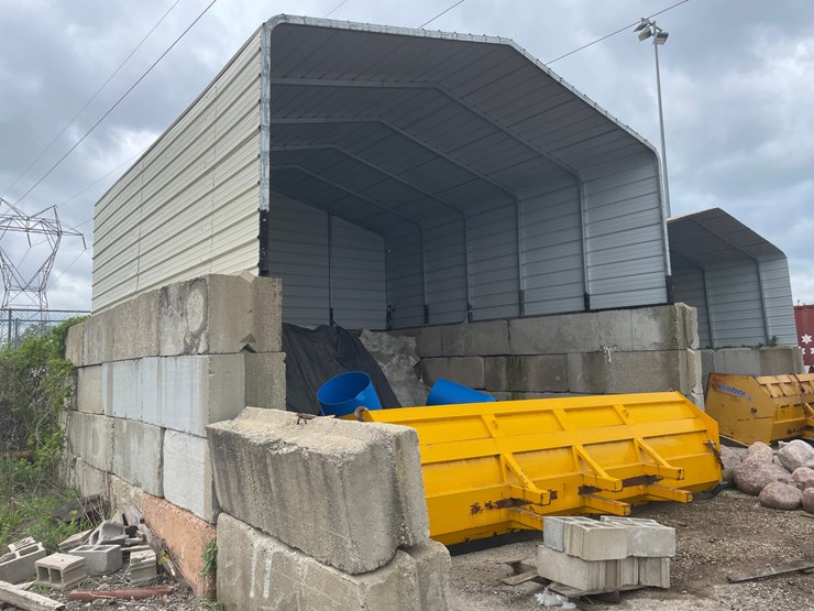 #6002-•-concrete-block-and-metal-salt-cover-structure-image-1