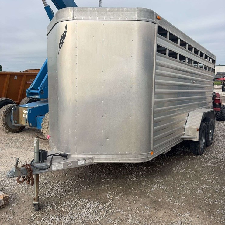 2010 FEATHERLITE 16 ft