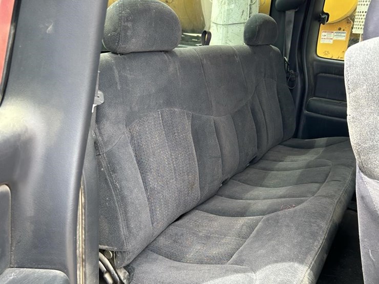 2001-chevrolet-silverado-1500-image-30