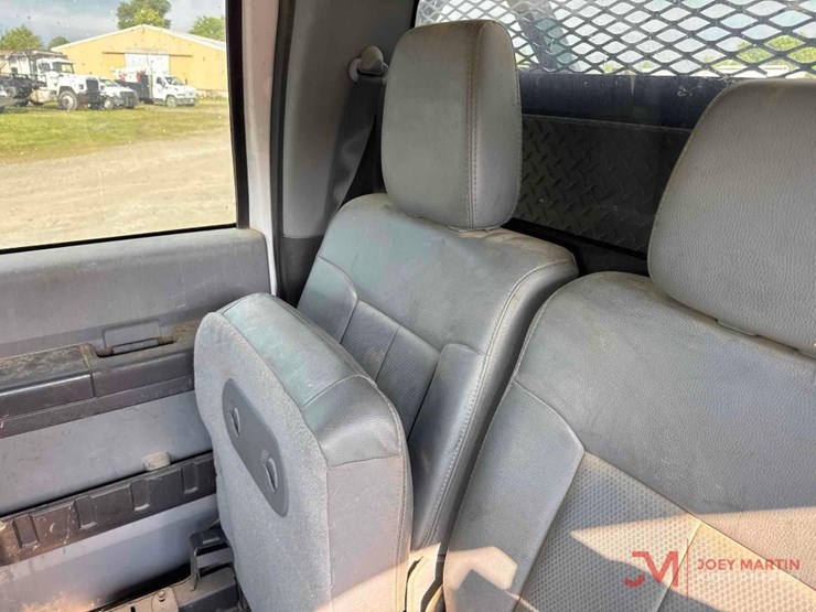 2011-ford-f550-xl-image-27