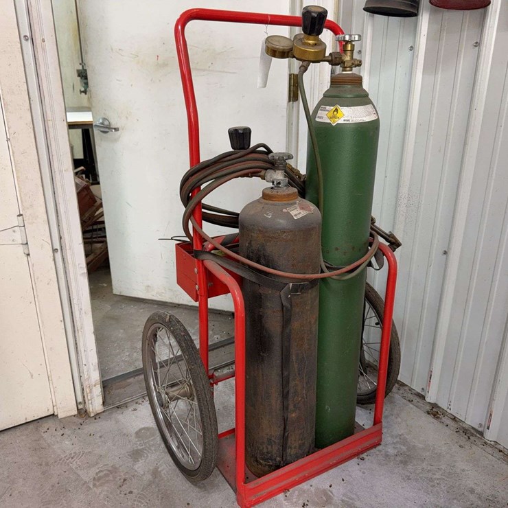Welding Cart with Oxygen and Fuel Gas Cylinders