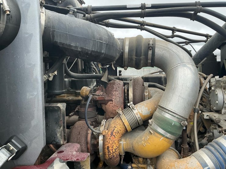 2007-caterpillar-c15-image-11