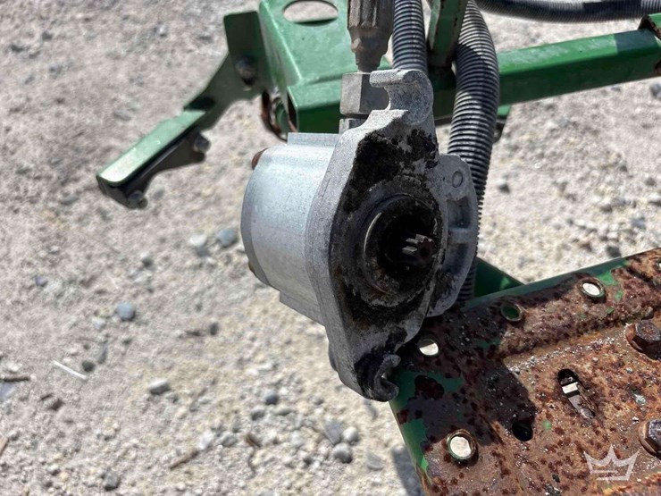 2018-john-deere-2500b-image-10