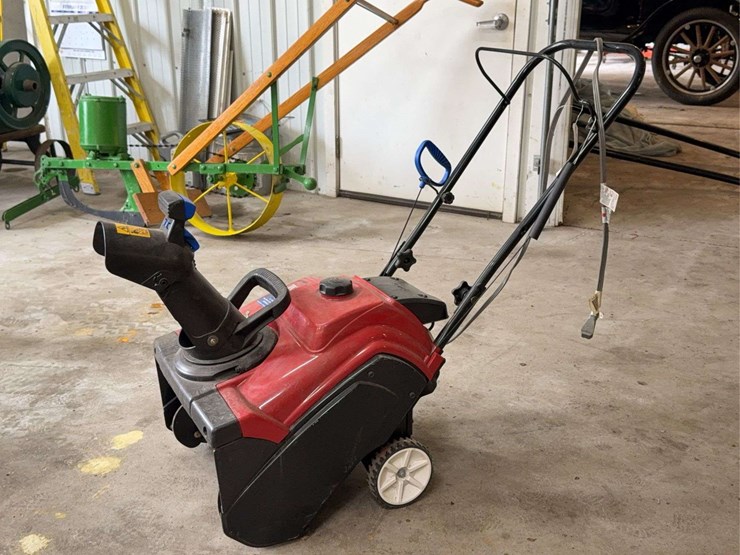 toro-power-clear-418-ze-electric-start-snow-thrower,-model-38282-image-4