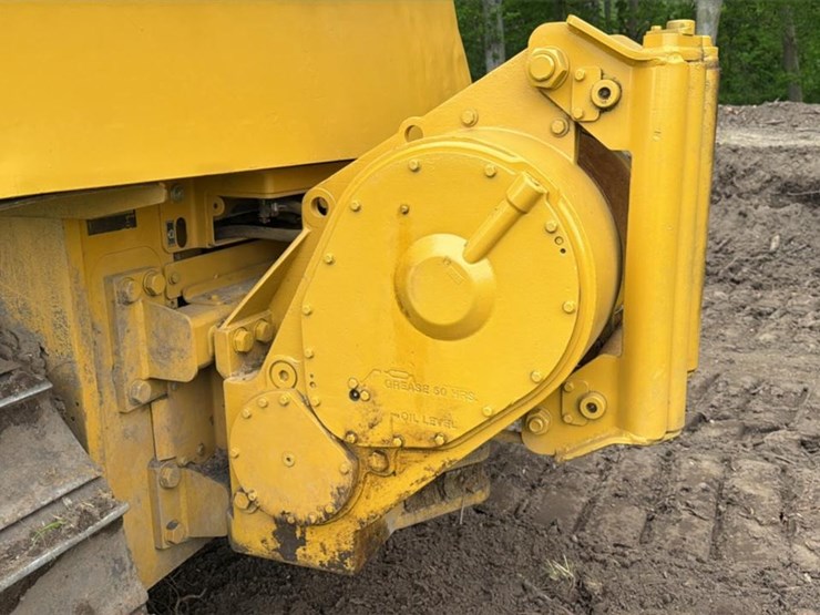 2018-caterpillar-d6k-image-61
