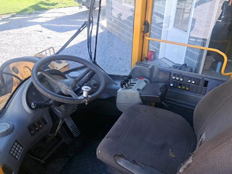 2000-volvo-l70d-image-10