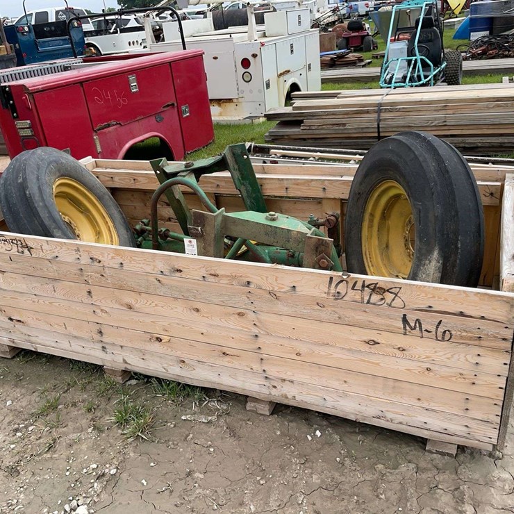 JOHN DEERE 2