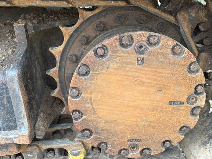 2012-hitachi-zx160-image-32