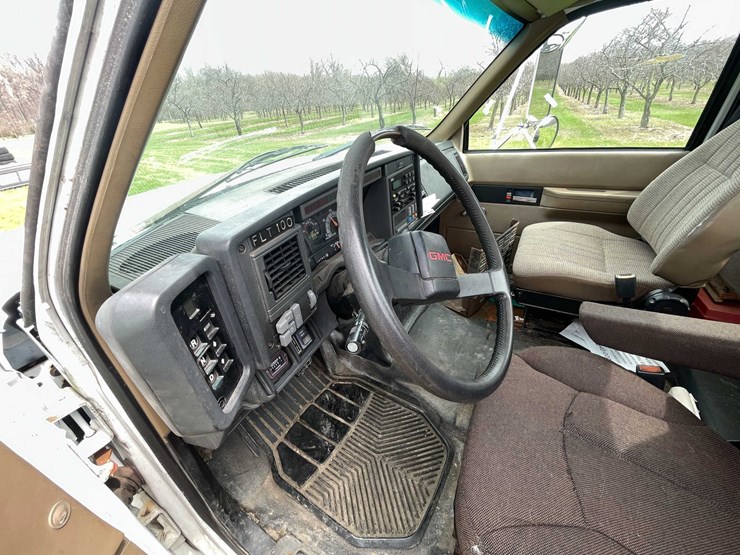 #4157-•-2000-gmc-c7500-(has-wi,-title)-image-86