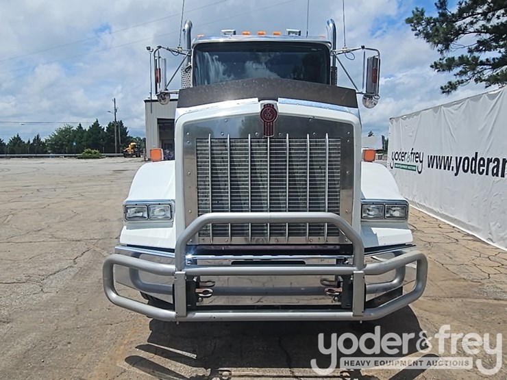 2020-kenworth-t800-image-8
