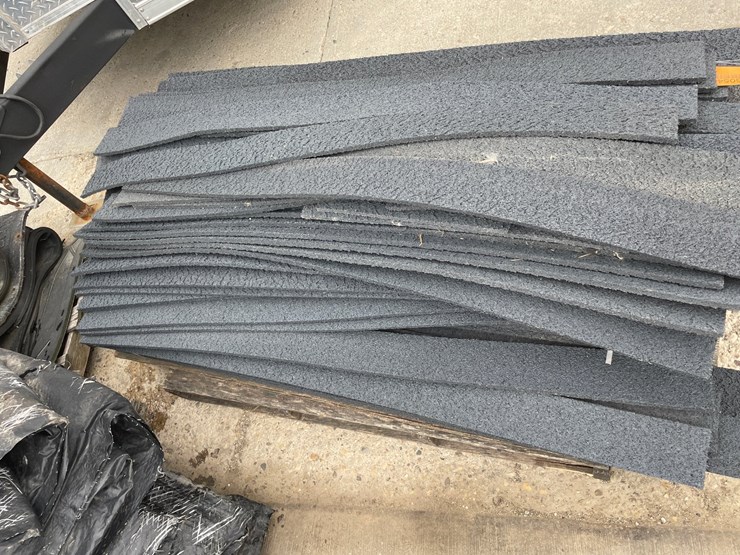 #6054-•-pallet-of-concrete-felt-image-4