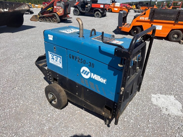 #33-•-miller-bobcat-250-11000w-welder/generator-image-4