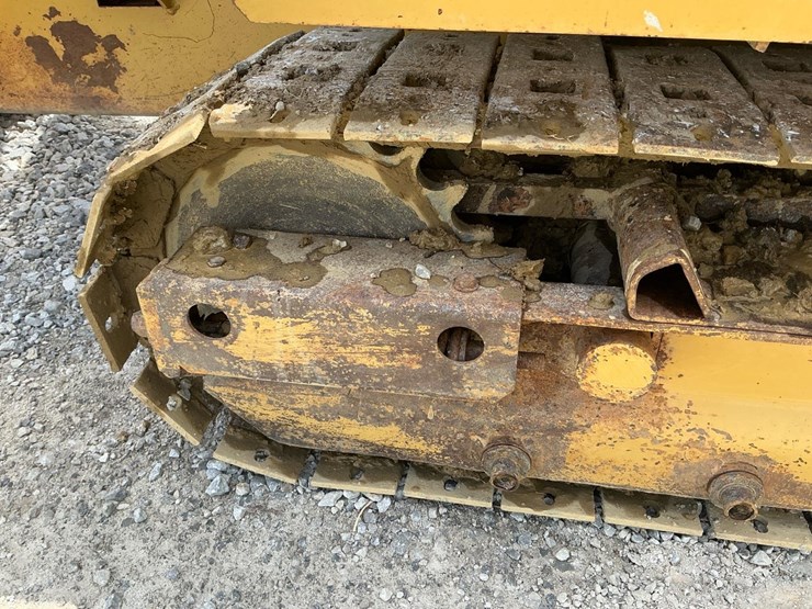 #121-•-2014-magnatrac-mh-7000-crawler-loader-image-76