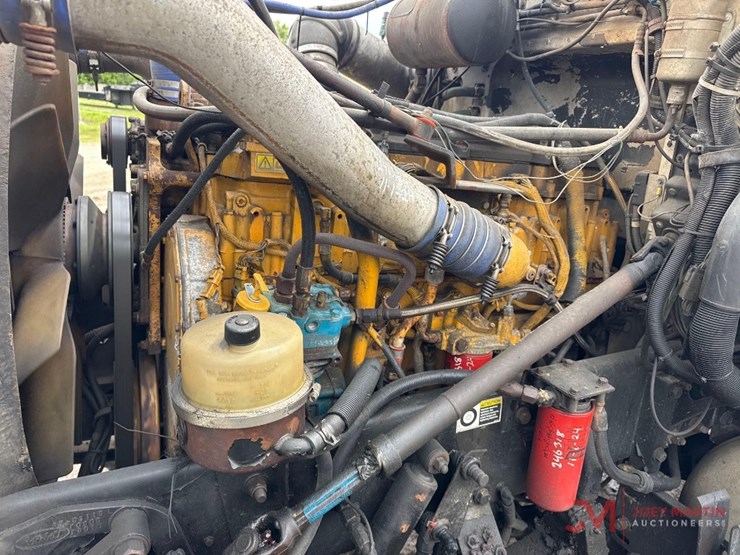 2006-caterpillar-c13-image-23