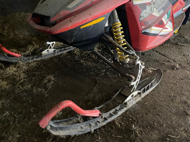 #3552-•-2005-ski-doo-mxz-500ss-snowmobile-(no-registration-card)-image-8