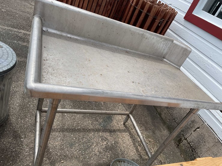 #4186-•-industrial-table-image-2