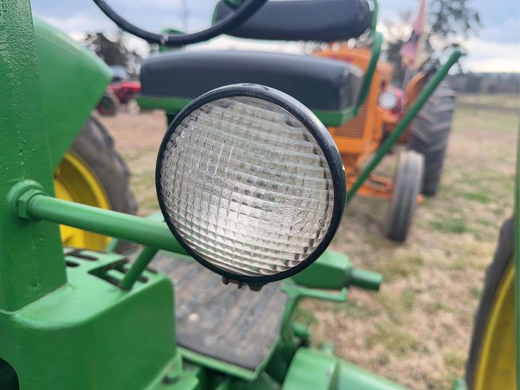 john-deere-b-image-39
