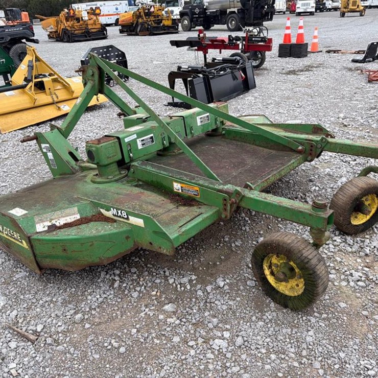 JOHN DEERE MX8