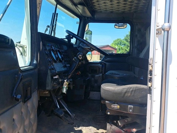 1997-kenworth-t800-image-11