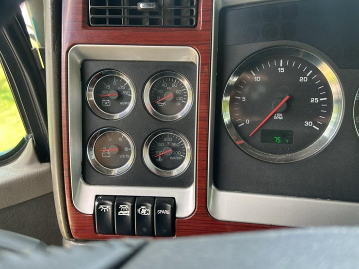 2006-kenworth-t800-image-23