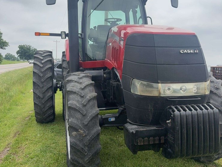 2010-case-ih-275-image-3