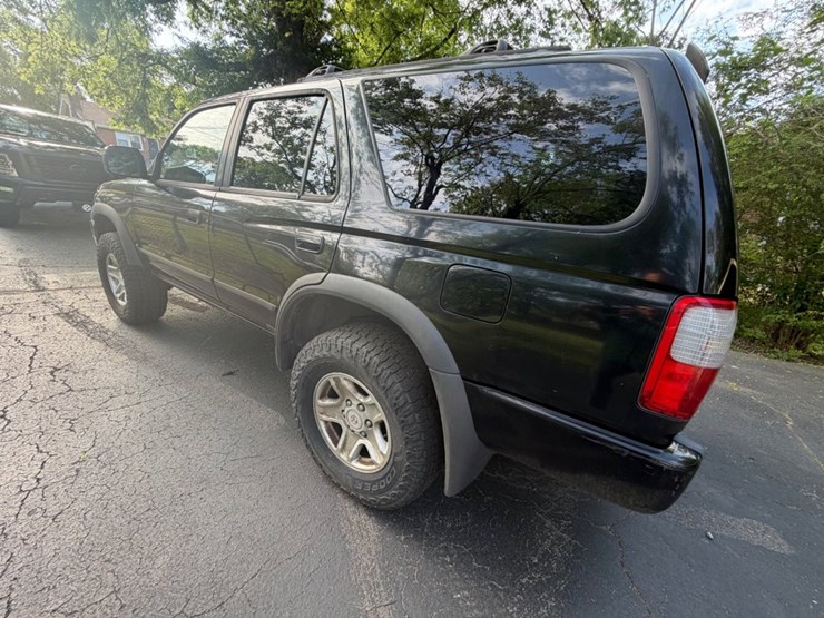 1999-toyota-4-runner-image-4