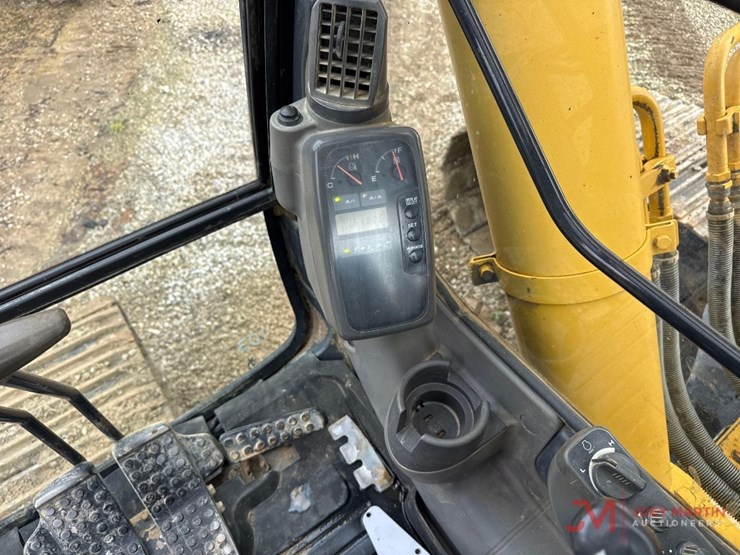 2004-deere-450c-lc-image-30