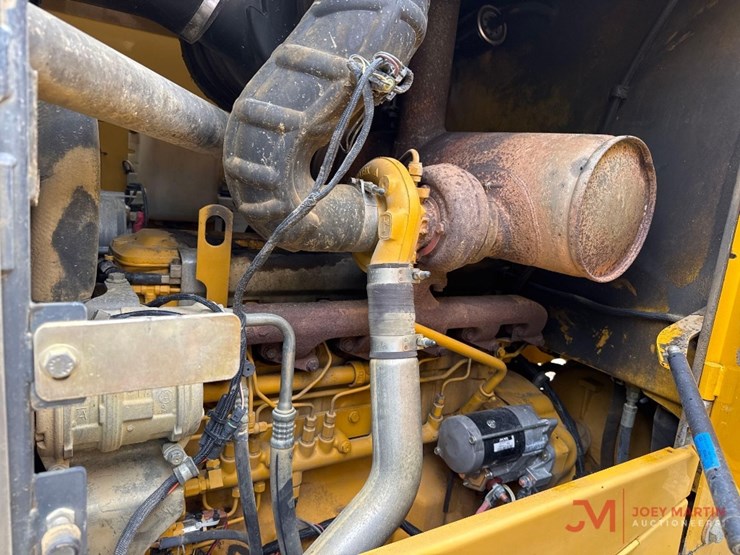 2004-deere-624j-image-18