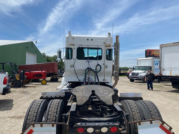 2014-kenworth-t400-single-axle-day-cab-semi-tractor-image-6