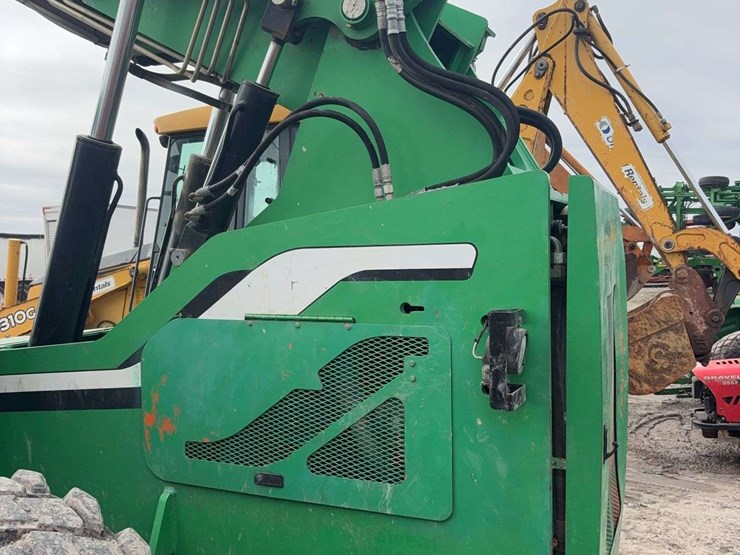 2014-jlg-6036-image-17