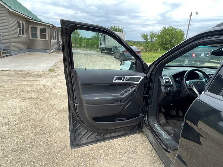2011-ford-explorer-limited-image-20
