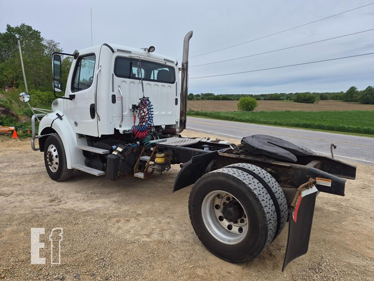 2018-freightliner-business-class-m2-112-image-11