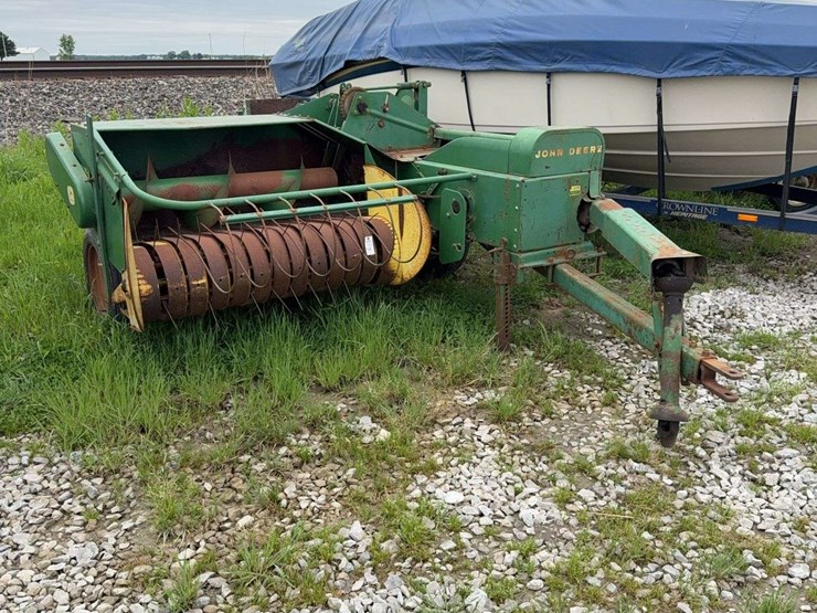 john-deere-24t-image-1
