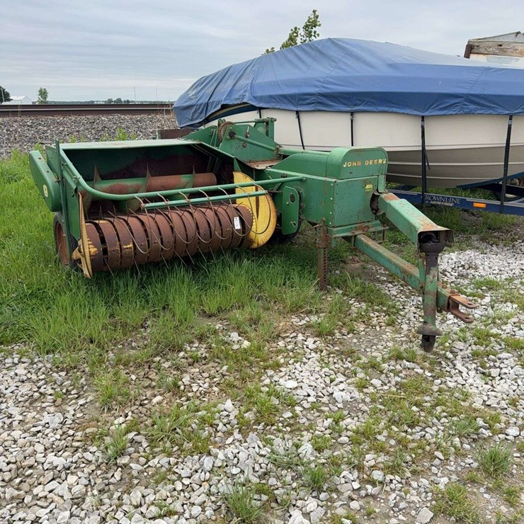 JOHN DEERE 24T