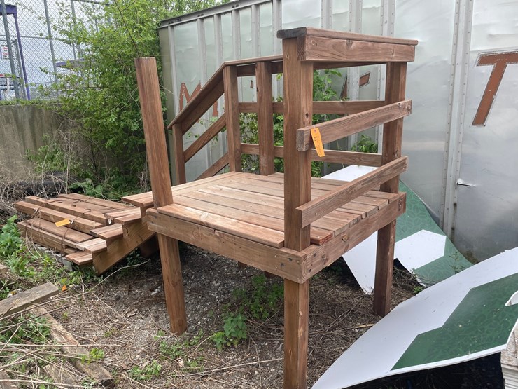 #6061-•-disassembled-wooden-deck-image-8