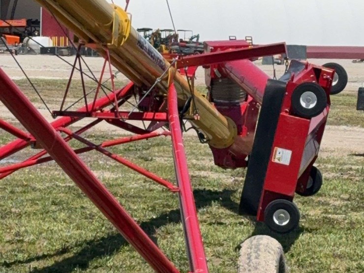 2023-westfield-mkx-x-21073-swing-away-auger,-10"-x-73ft,-540-pto-(inside-building),-low-use-image-13