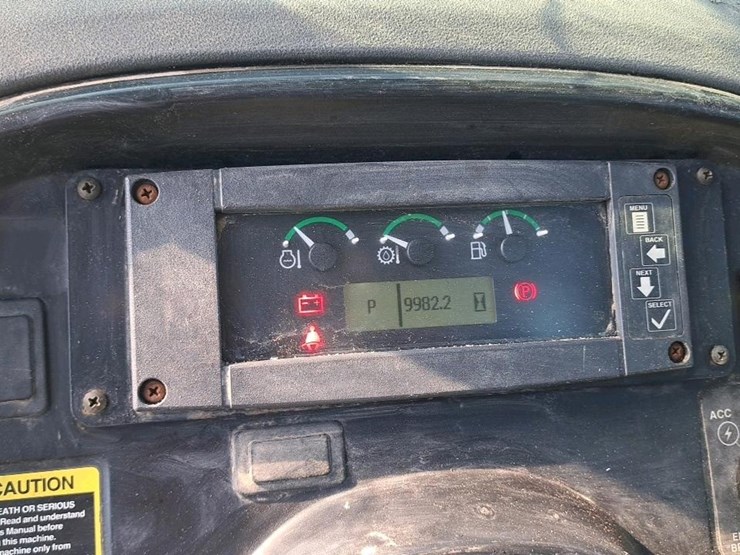 2006-deere-648-image-22