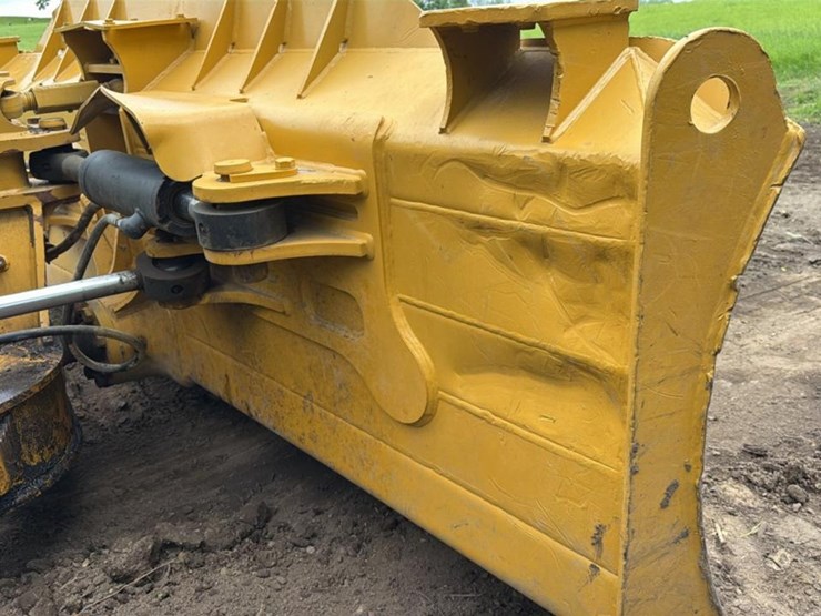 2018-caterpillar-d6k-image-37