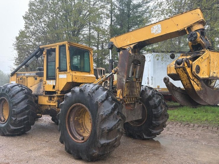 1996-deere-748g-image-3