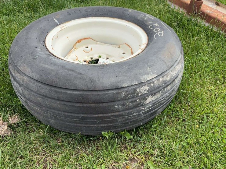 implement-spare-tire,-6-lug-image-2