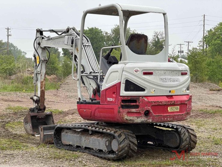 2019-takeuchi-tb235-2-image-1