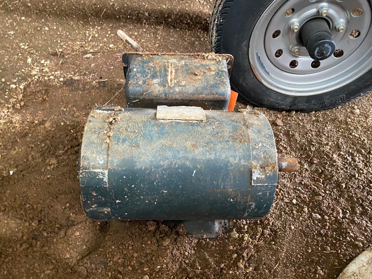 #3603-•-large-electric-motor-image-1